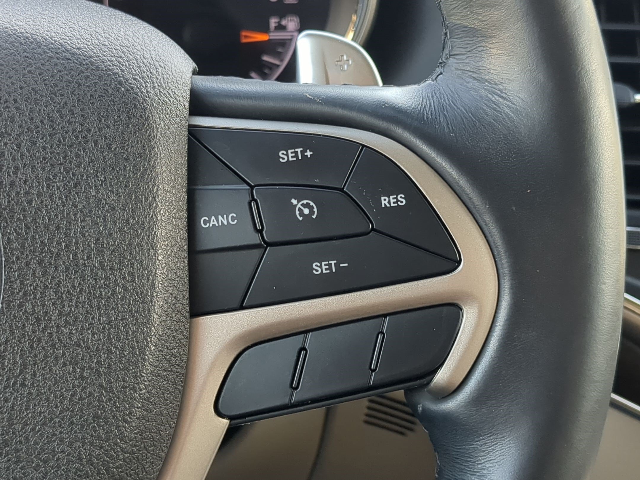 Used 2017 Bright White Clearcoat Jeep Limited image 19