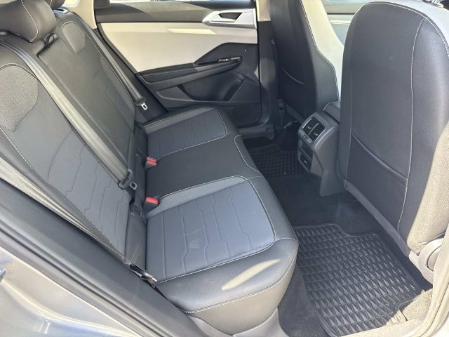Certified Used 2025 Silver Volkswagen 1.5T SE image 32