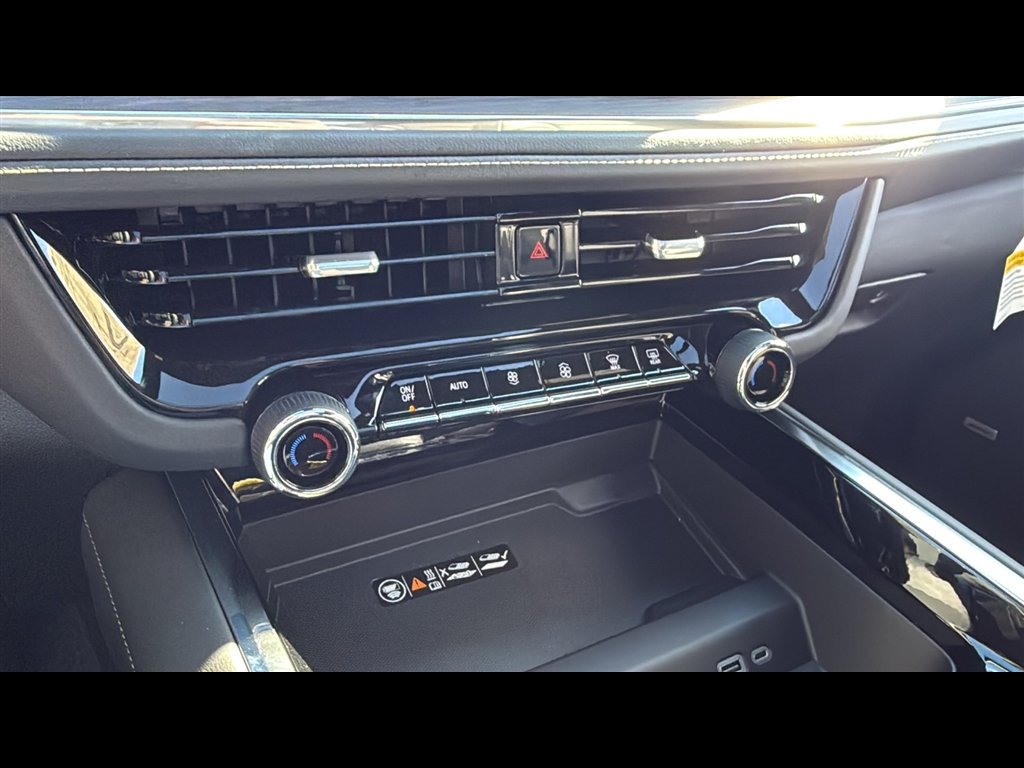 2026 Chevrolet Suburban Premier - Photo 19