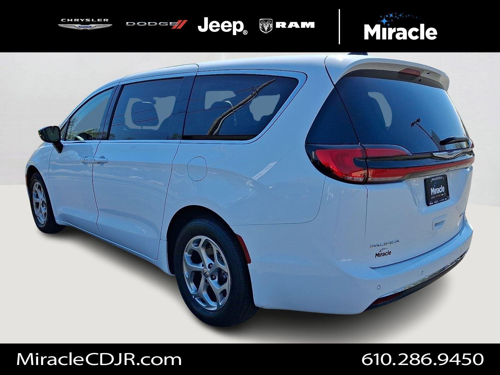 Certified Used 2024 Bright White Clearcoat Chrysler Limited image 4