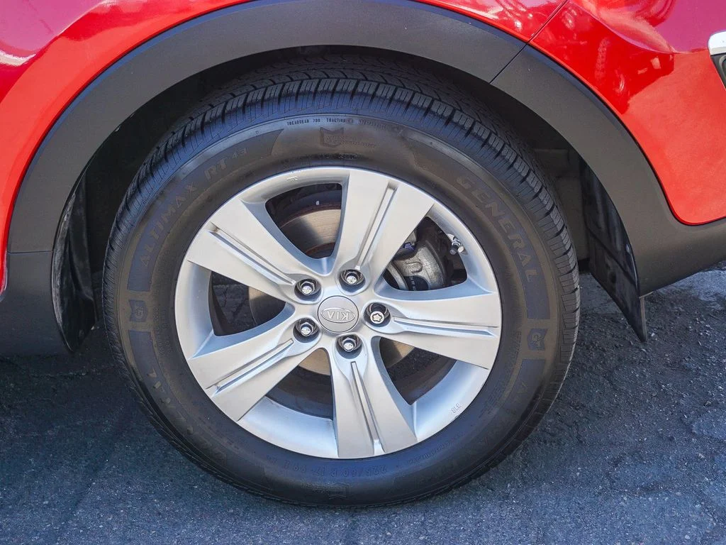 Used 2011 Red Kia LX image 10
