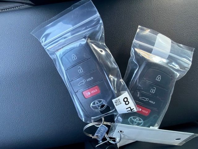 New 2027 08q4 Toyota  image 27