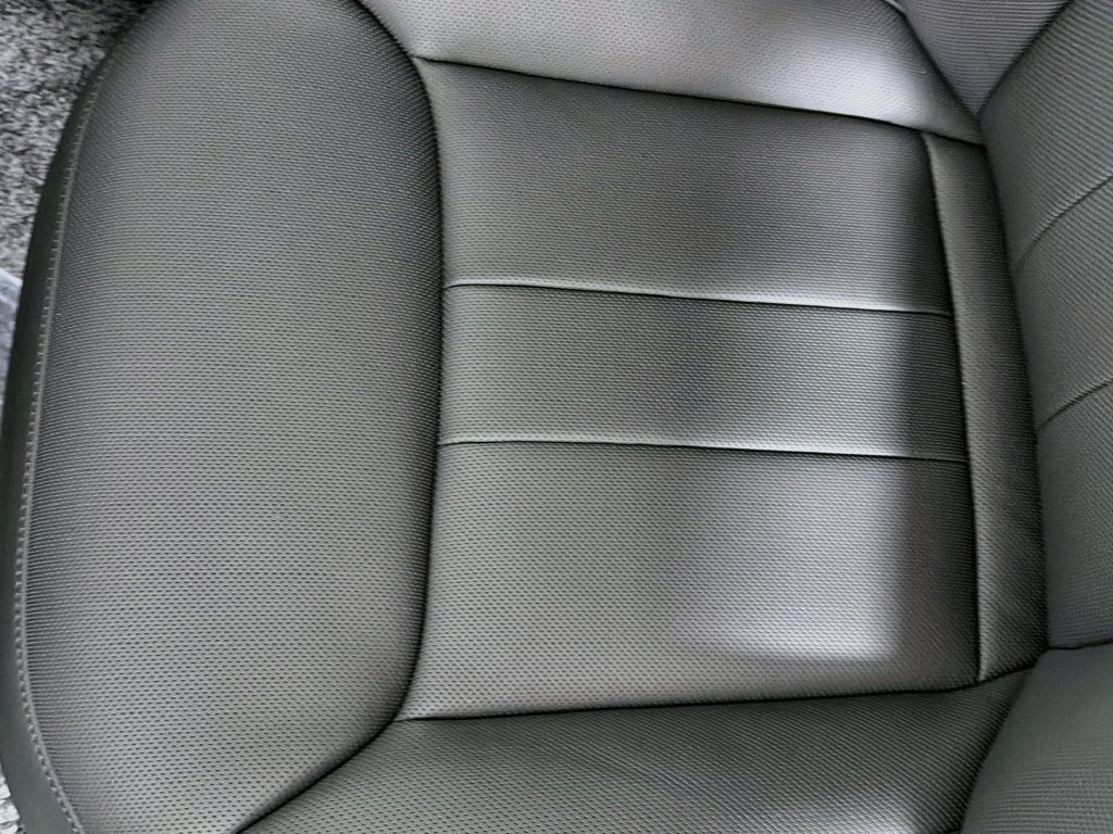 New 2027 Santorini Black Land Rover SE image 20