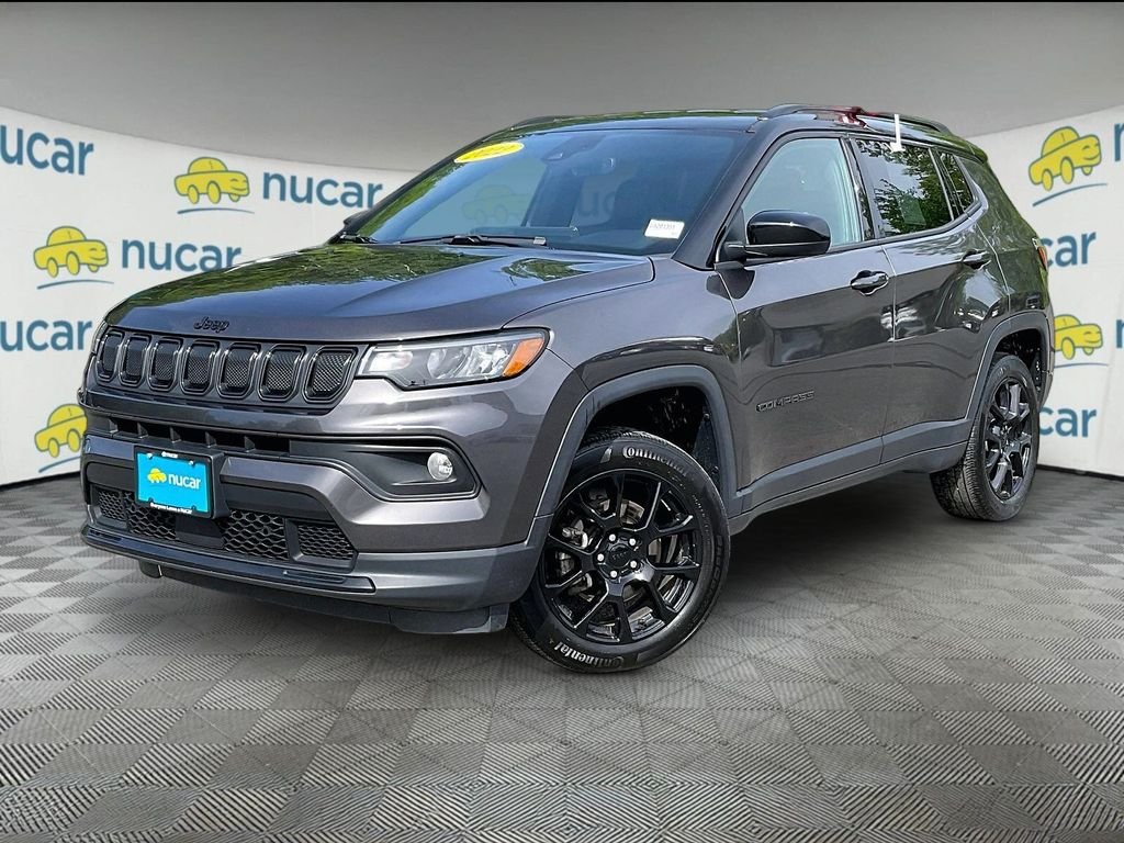 Used 2022 Gray Jeep Latitude image 3