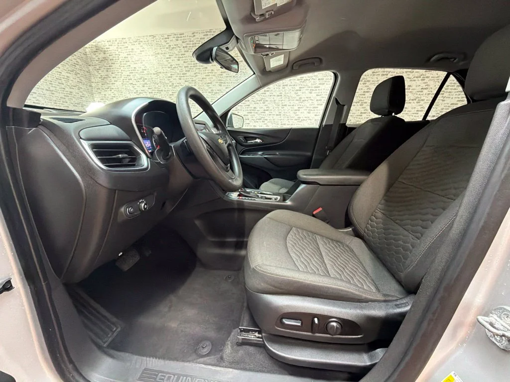 Used 2021 Silver Ice Metallic Chevrolet LT image 27