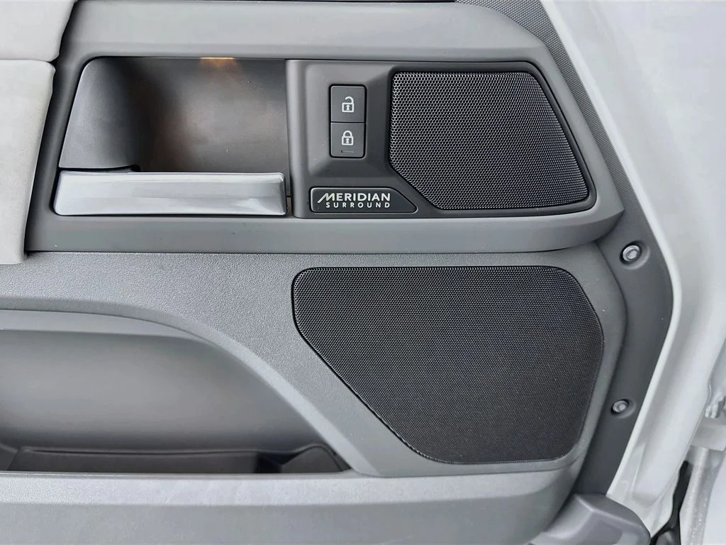 New 2026 Fuji White Land Rover X-Dynamic SE image 19