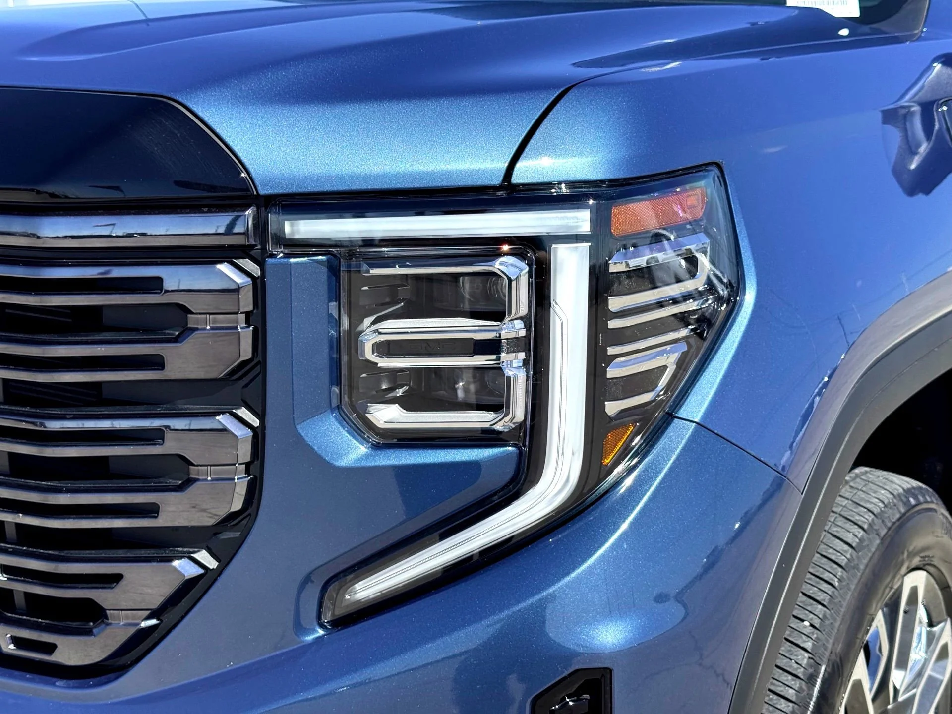 Used 2025 Downpour Metallic GMC Denali Ultimate image 4