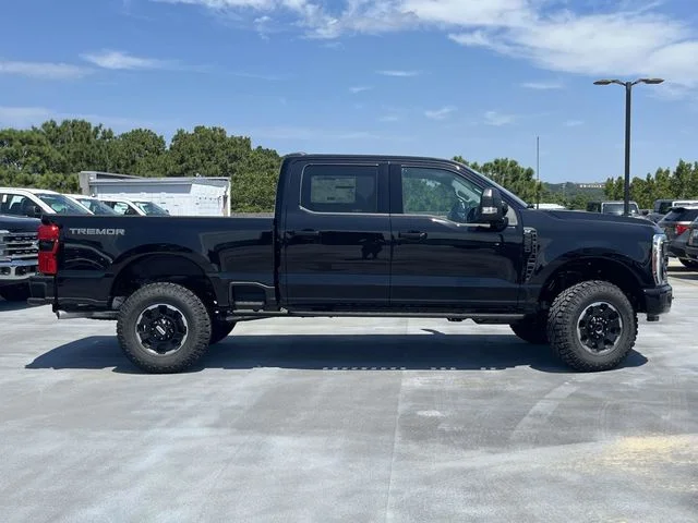 New 2026 Agate Black Metallic Ford XLT image 2