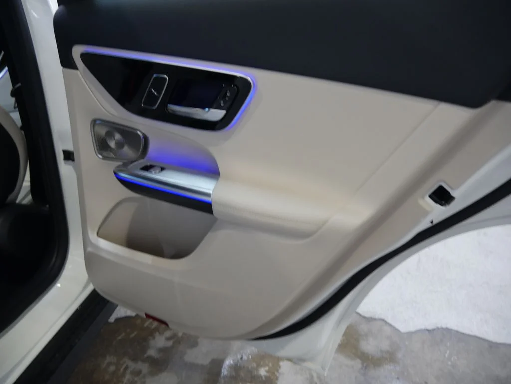 New 2026 Polar White Mercedes-Benz GLC 300 image 56