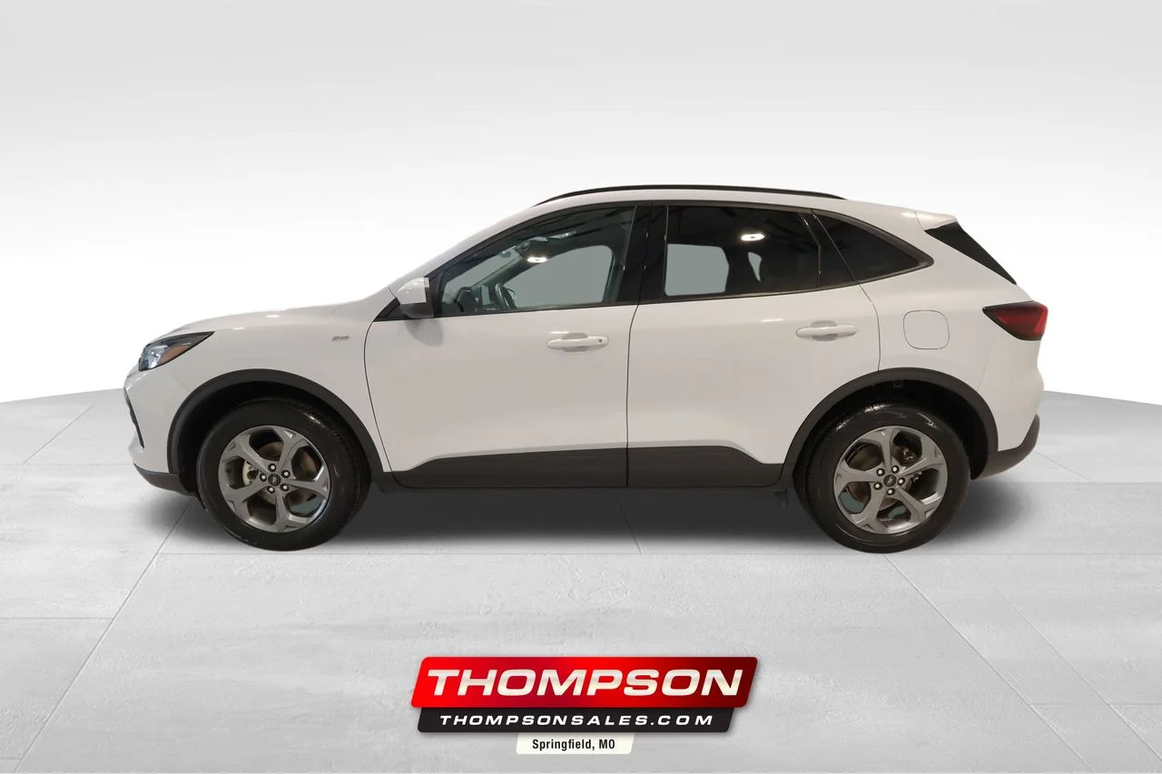 Used 2025 Silver Ford ST-Line Select image 1