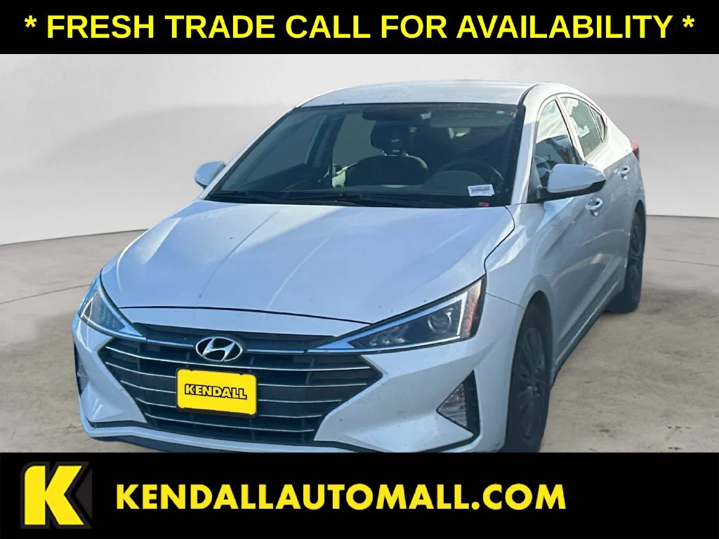 Used 2019 White Hyundai SE image 1