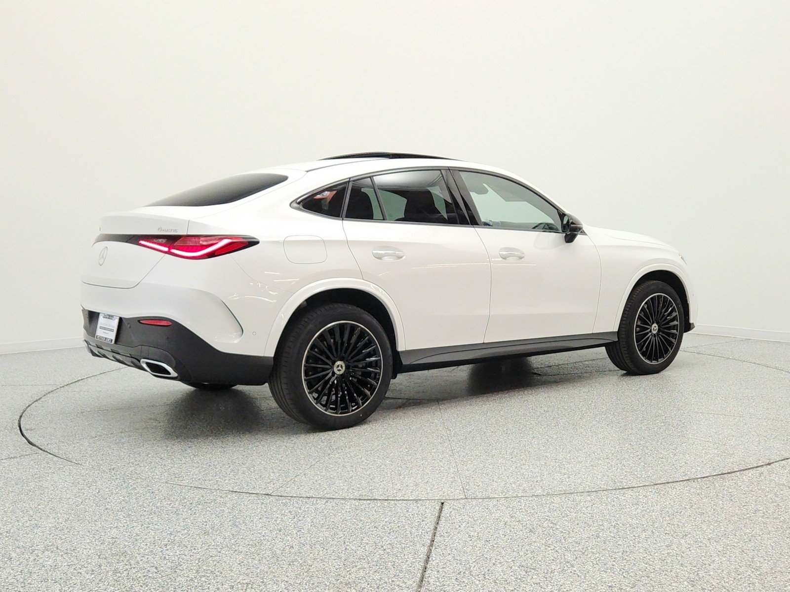New 2026 MANUFAKTUR Moonlight White Metallic Mercedes-Benz GLC 300 4MATIC® Coupe image 5