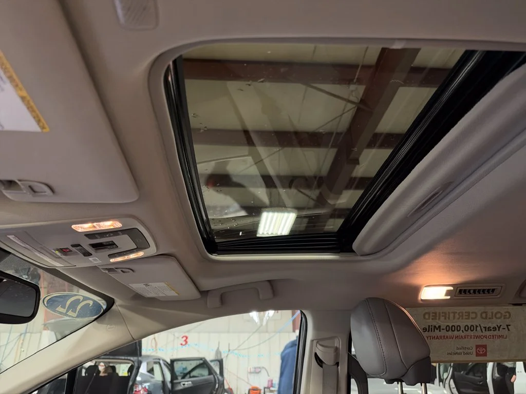 Certified Used 2022  Toyota XLE image 12