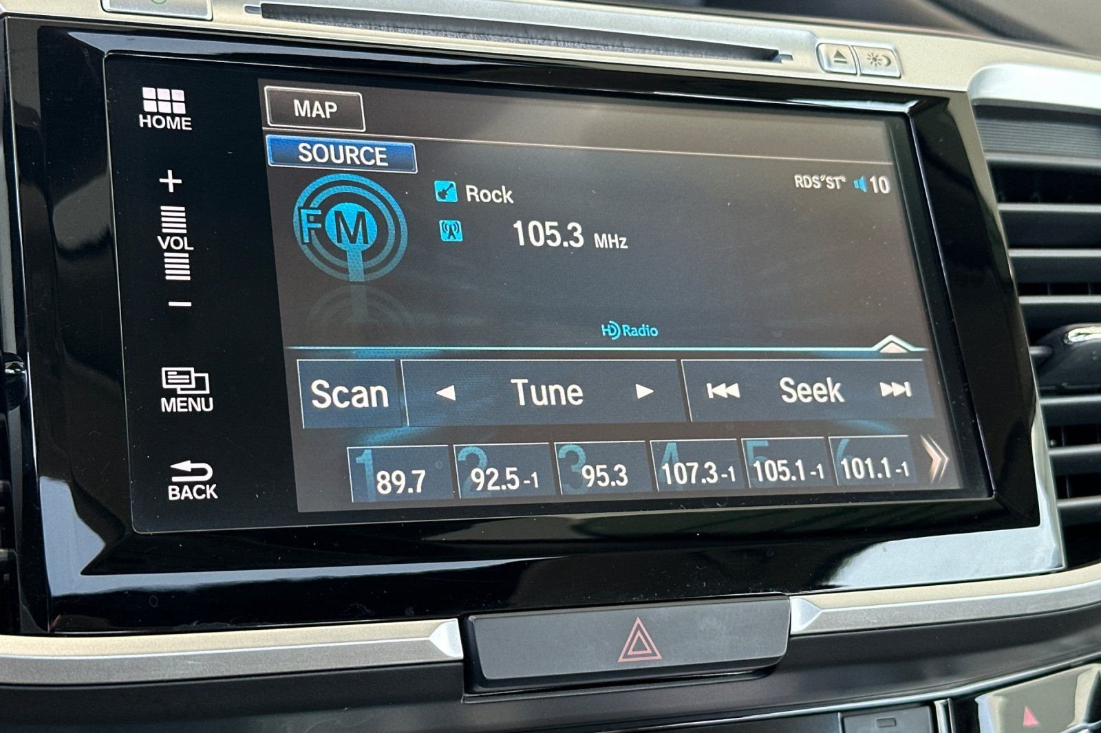 Used 2017 White Honda Touring image 17