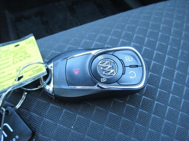 Used 2022  Buick Preferred image 26