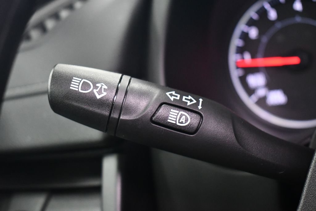 Used 2024 Downpour Metallic GMC SLE image 21