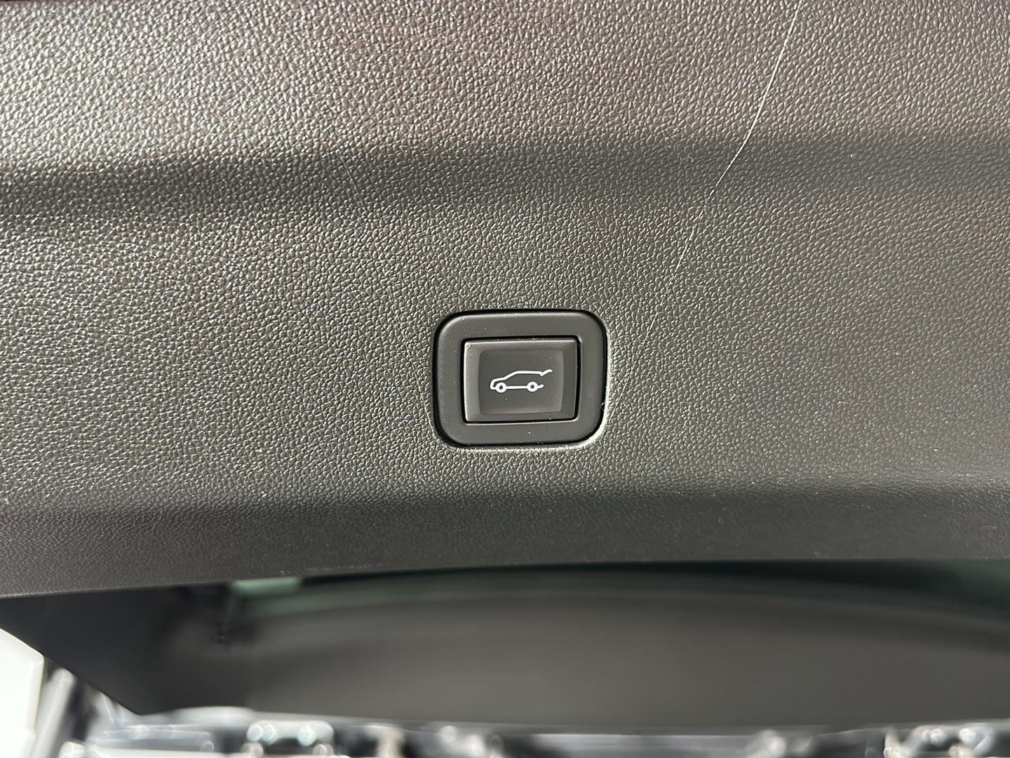 Used 2023 Sterling Metallic GMC Denali image 31