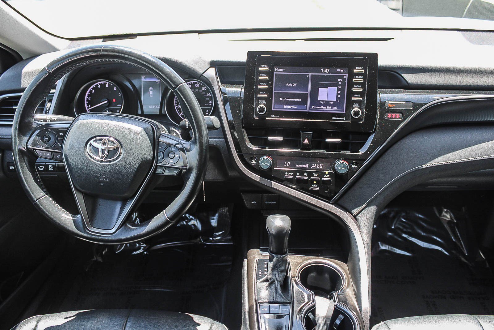 Certified Used 2023 Ice Toyota SE image 11