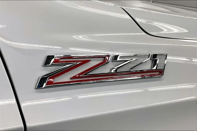 2025 Chevrolet Suburban Z71 - Photo 37