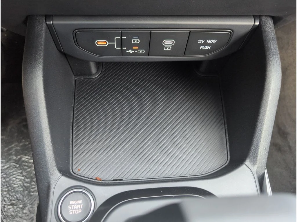 2025 Kia K4 LXS - Photo 35