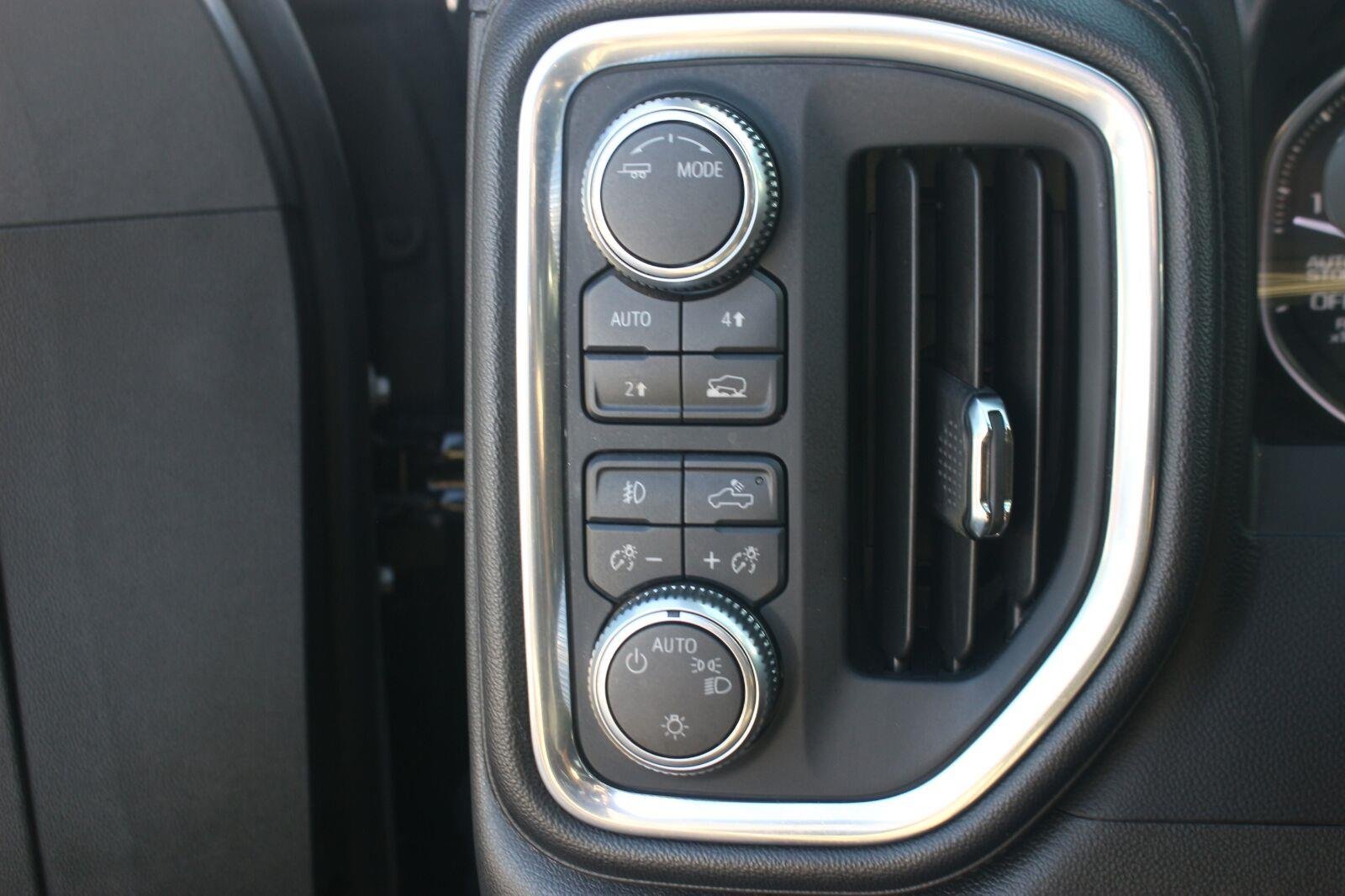 Used 2020 ONYX BLACK GMC Elevation image 30