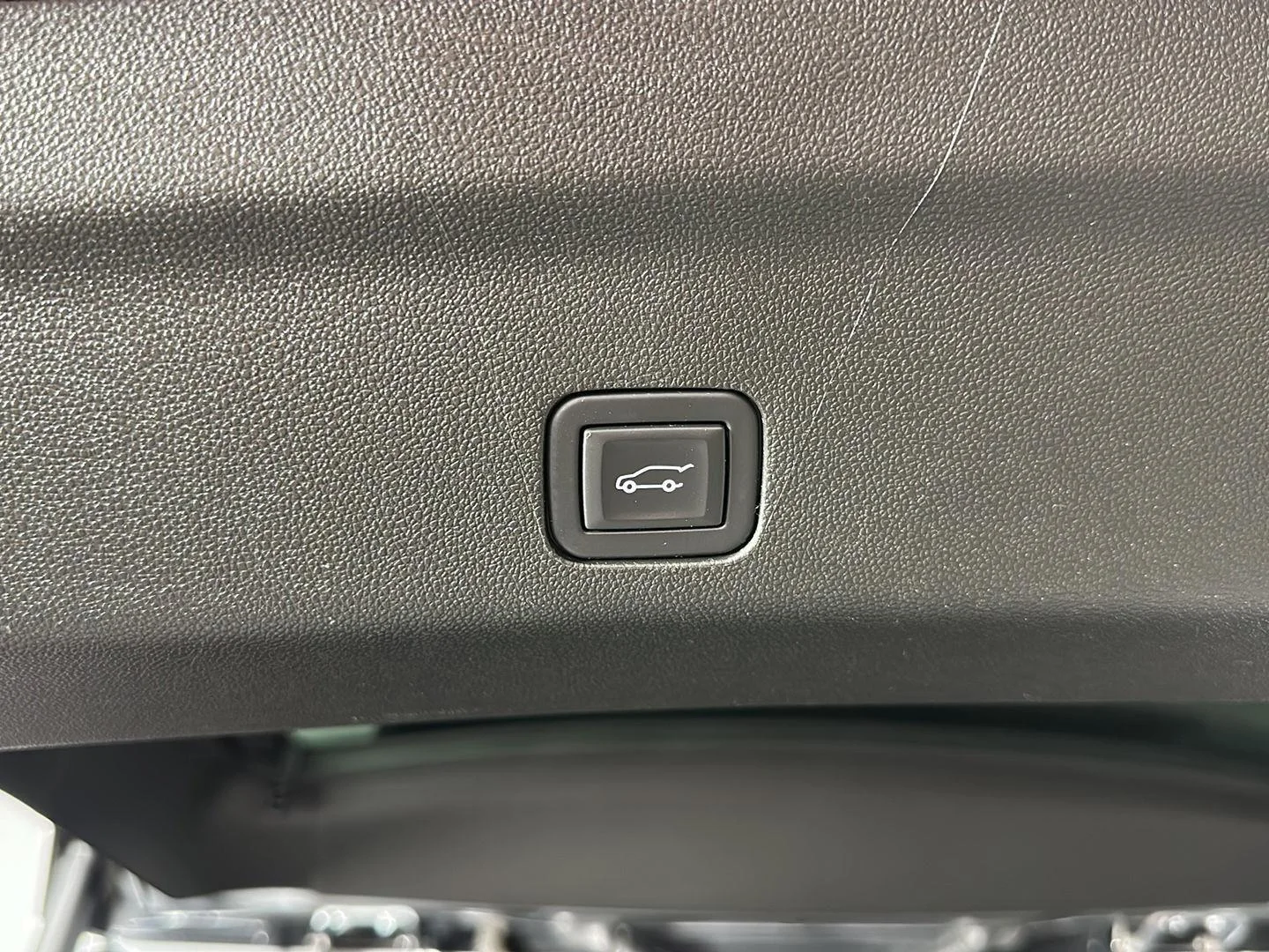 Used 2023 Sterling Metallic GMC Denali image 31