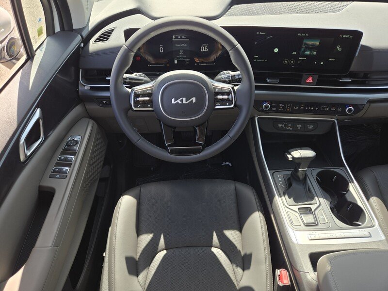 New 2026 Snow White Pearl Kia LXS image 10