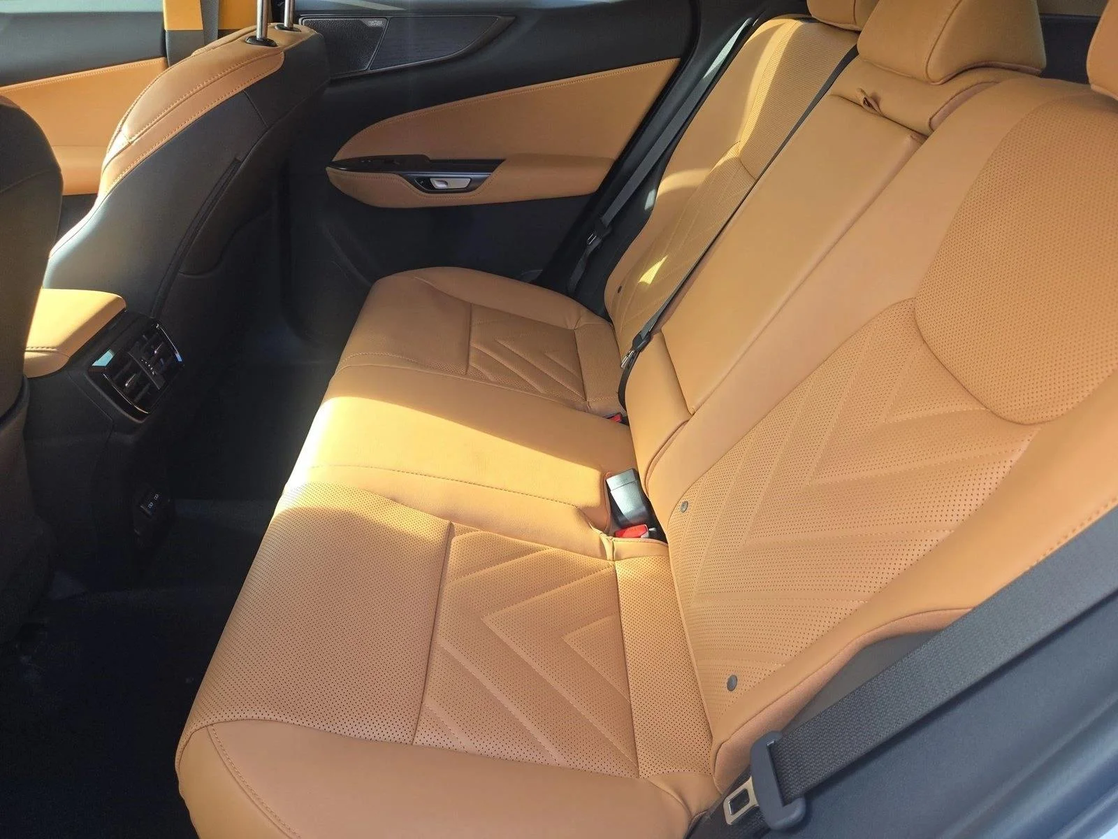 2026 Lexus NX 350 - Photo 15