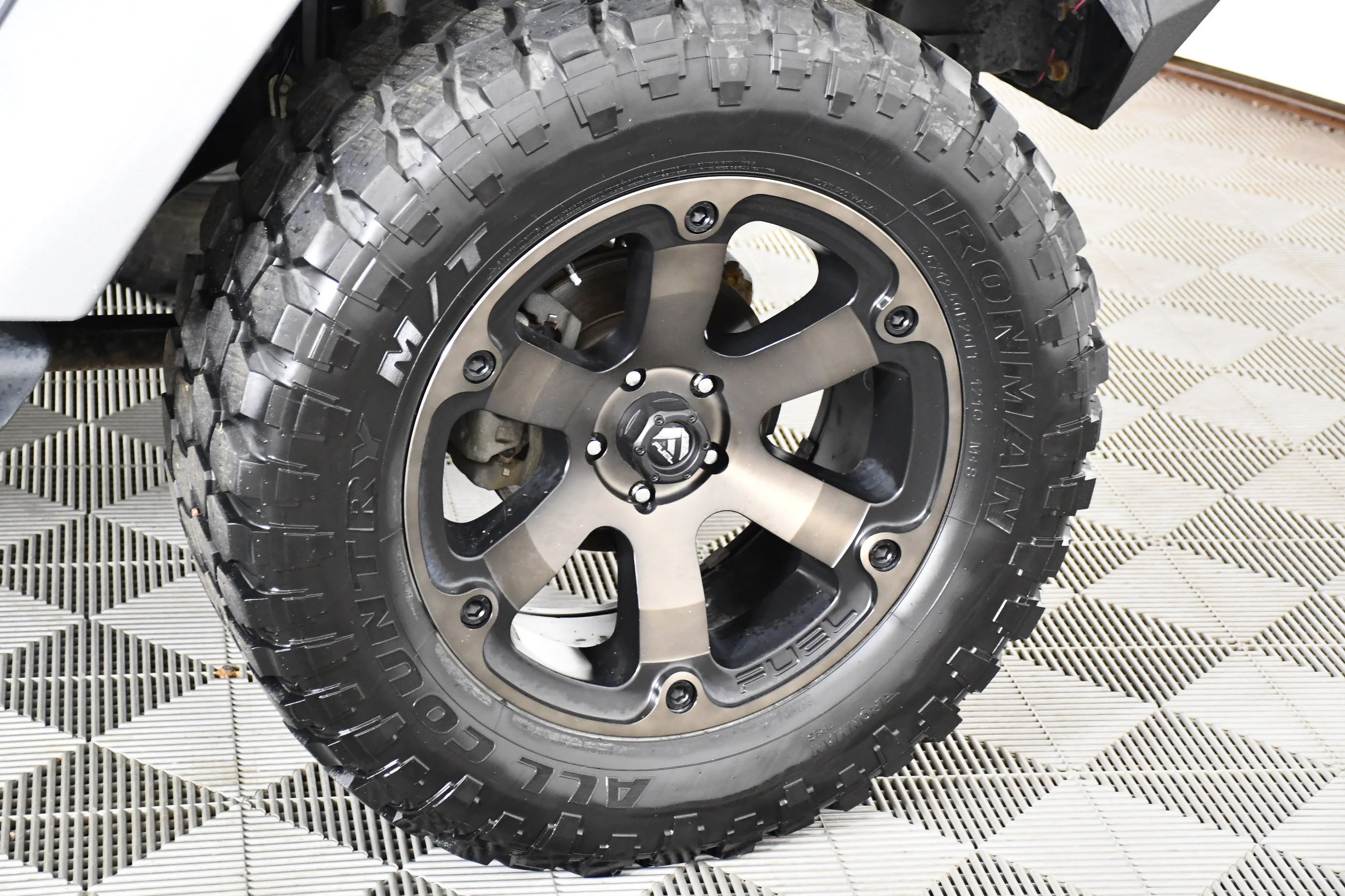 Used 2013 Billet Silver Metallic Jeep Sahara image 52