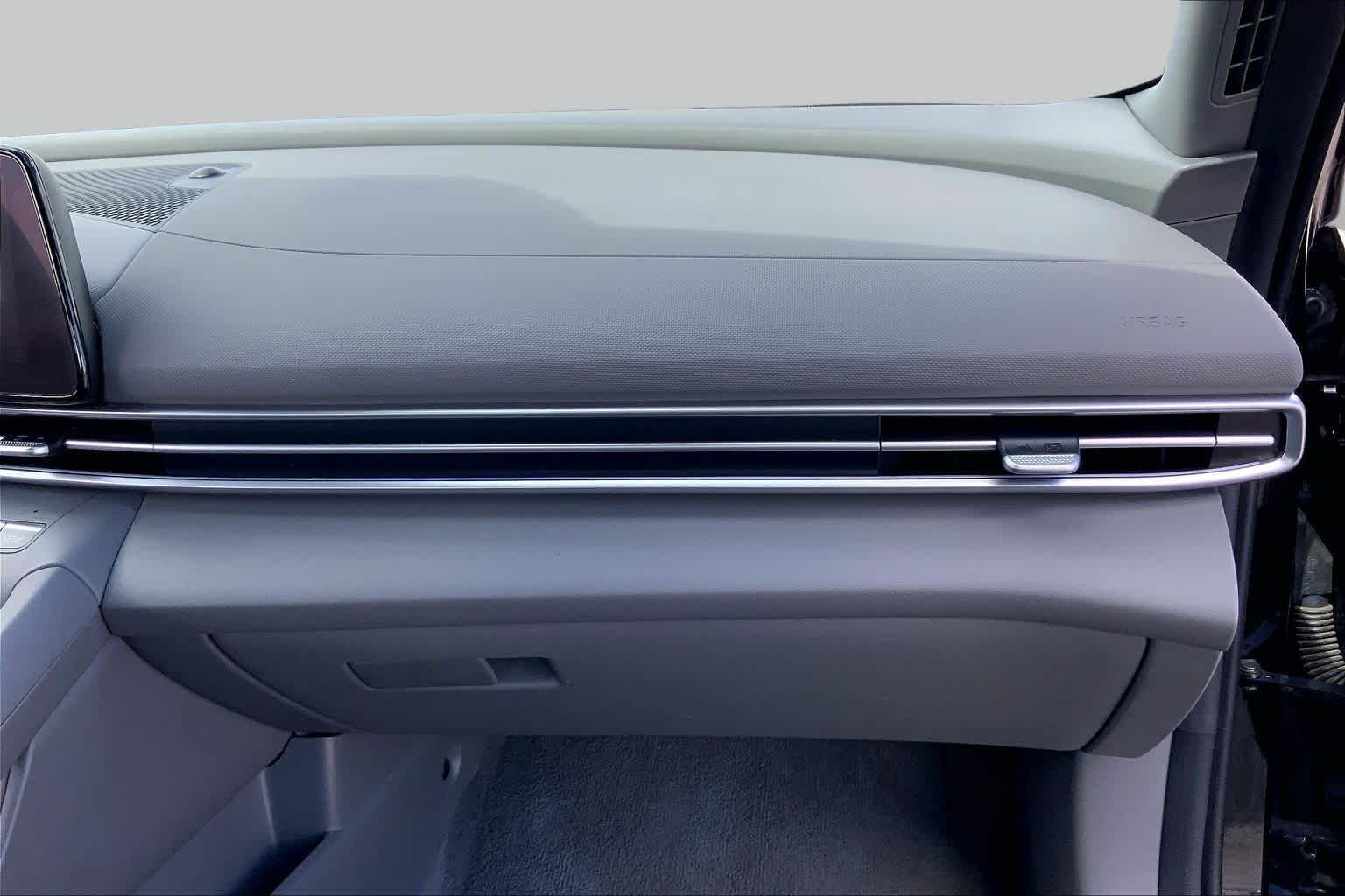 Used 2024 Abyss Black Hyundai SEL image 18