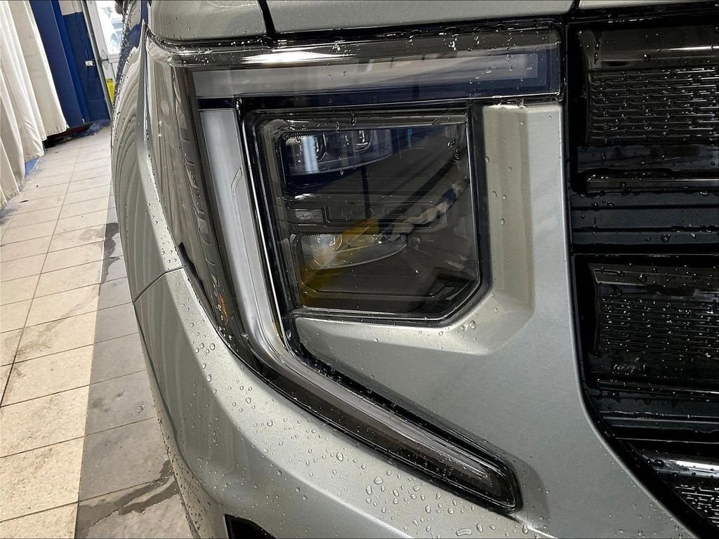 Used 2025 Gray GMC Elevation image 33