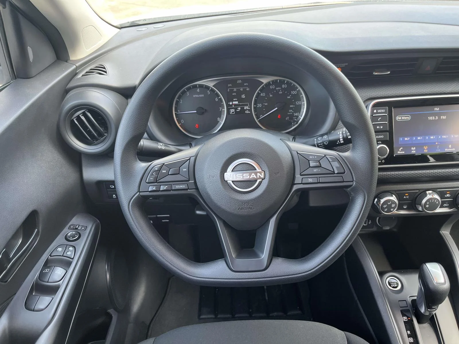 2025 Nissan KICKS PLAY Base - Photo 14