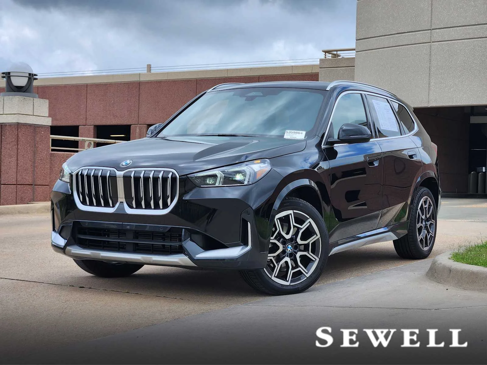 2025 BMW X1 xDrive28i's photo