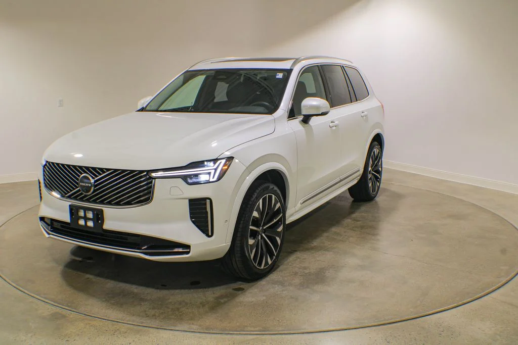 2025 Volvo XC90 B6 Plus Bright 7-Seater 4WD's photo