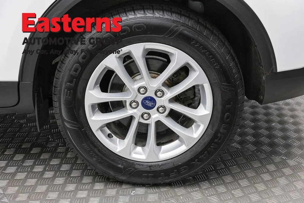 Used 2021 White Ford SE image 8