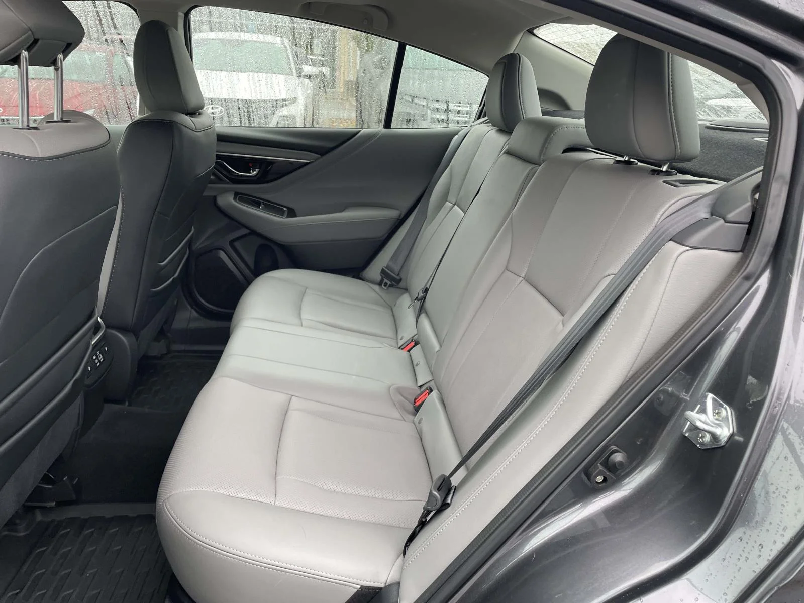 Used 2025 Magnetite Gray Metallic Subaru Limited image 3