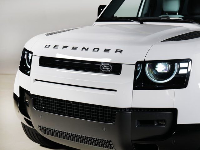 New 2026 Fuji White Land Rover X-Dynamic SE image 27