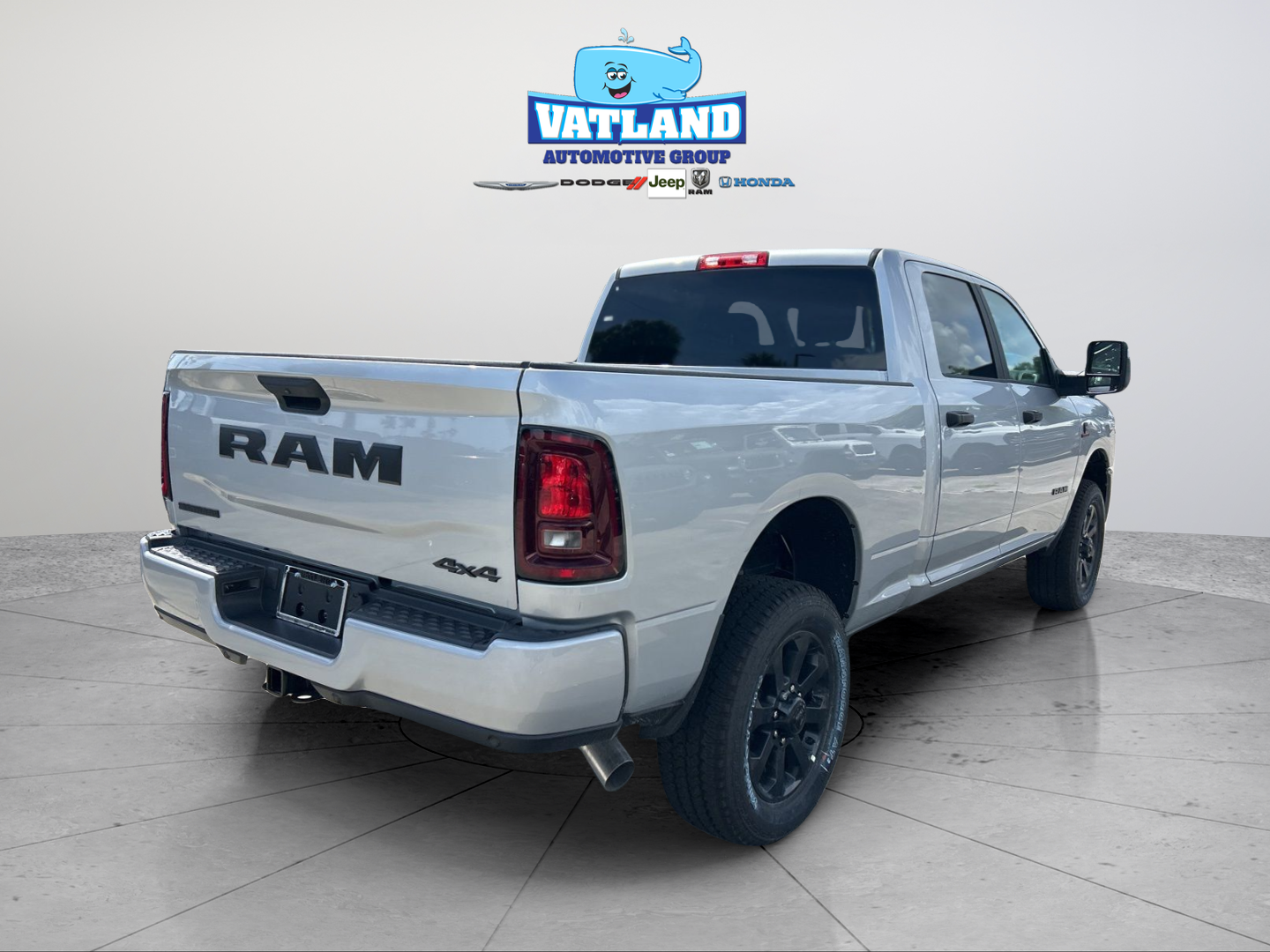 New 2026 Silver-Zynith Exterior Paint RAM Big Horn image 5