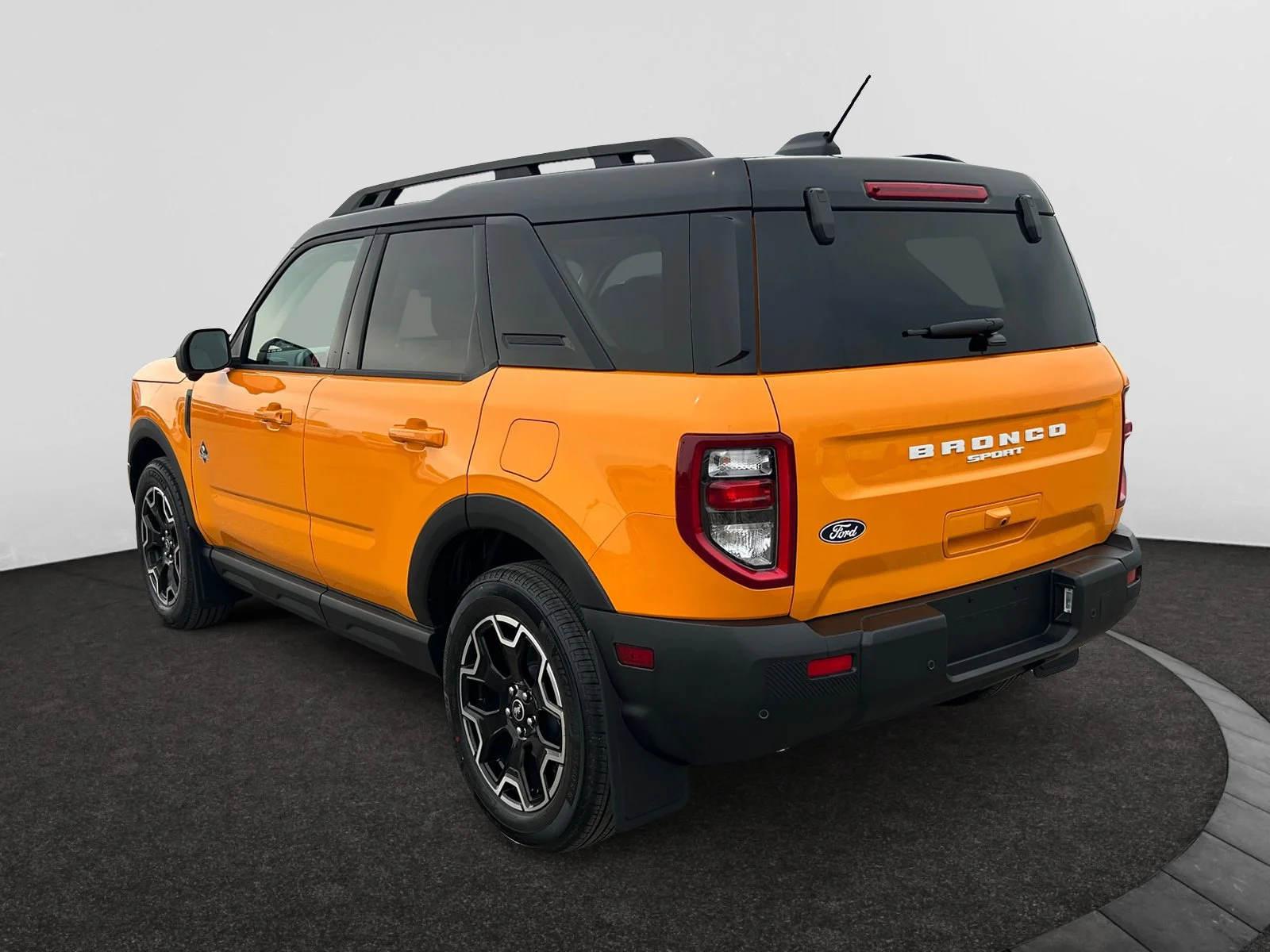 New 2026 Orange Fury Metallic Tri-Coat Ford Outer Banks image 3