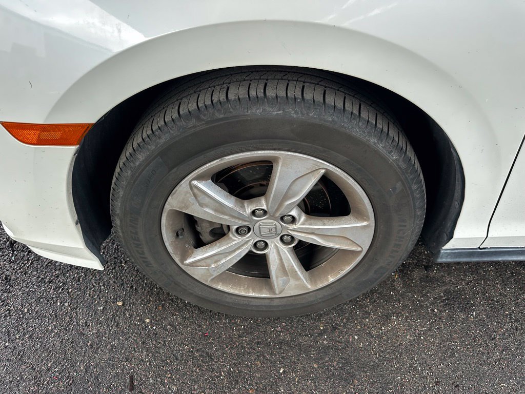 Used 2018 White Diamond Pearl Honda EX-L image 20