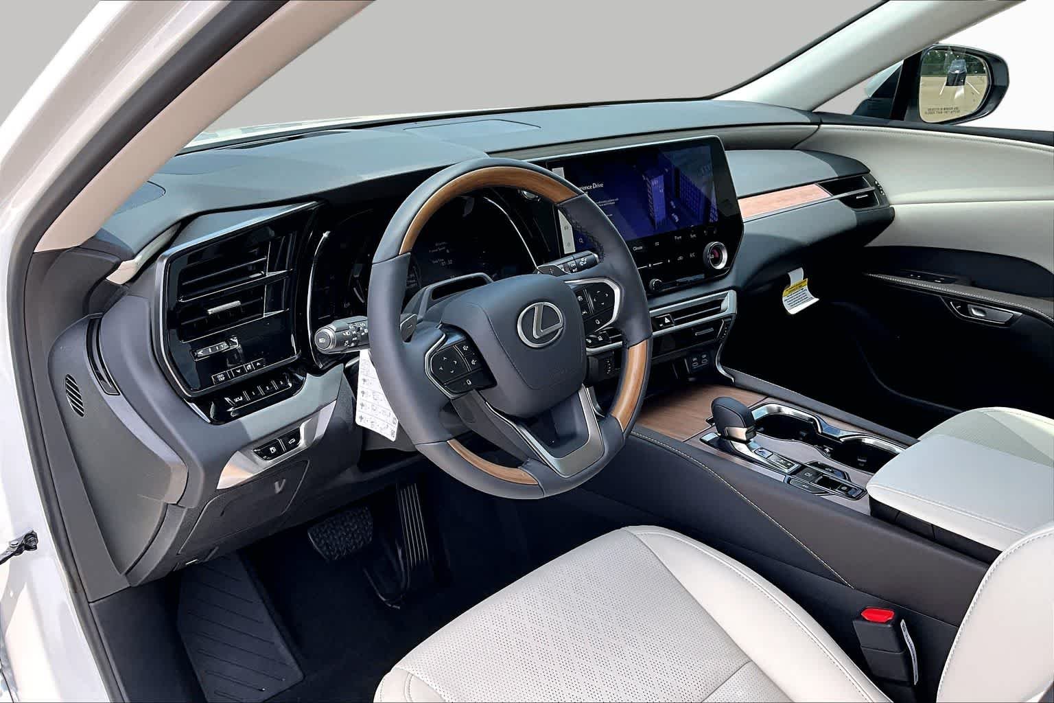 New 2026 Eminent White Pearl Lexus PREMIUM PLUS image 8