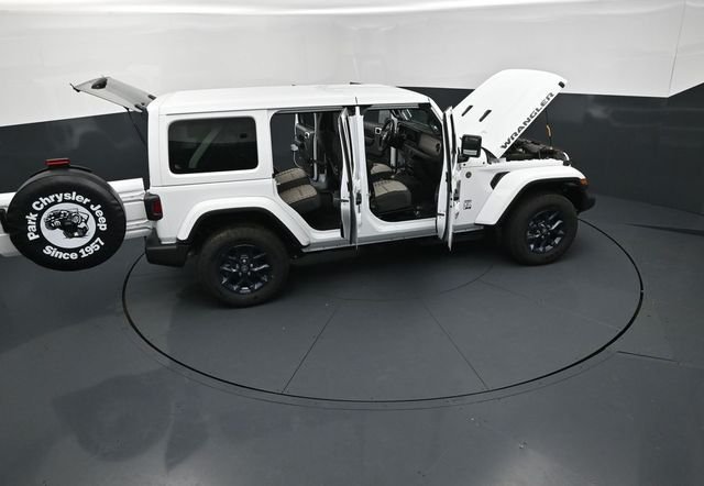 New 2026 Bright White Clearcoat Jeep 85th Anniversary Edition image 30