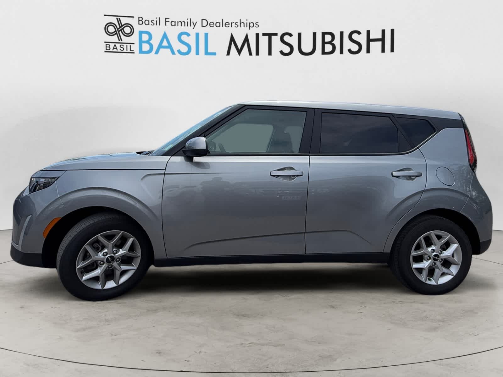 Used 2023 Steel Gray Kia LX image 2
