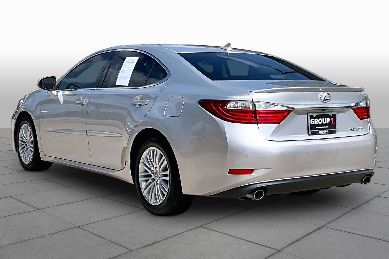Used 2013 Silver Lining Metallic Lexus 4dr Sdn image 11