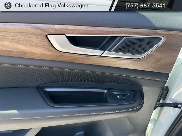 New 2026 White Volkswagen 2.0T SE w/Technology image 25