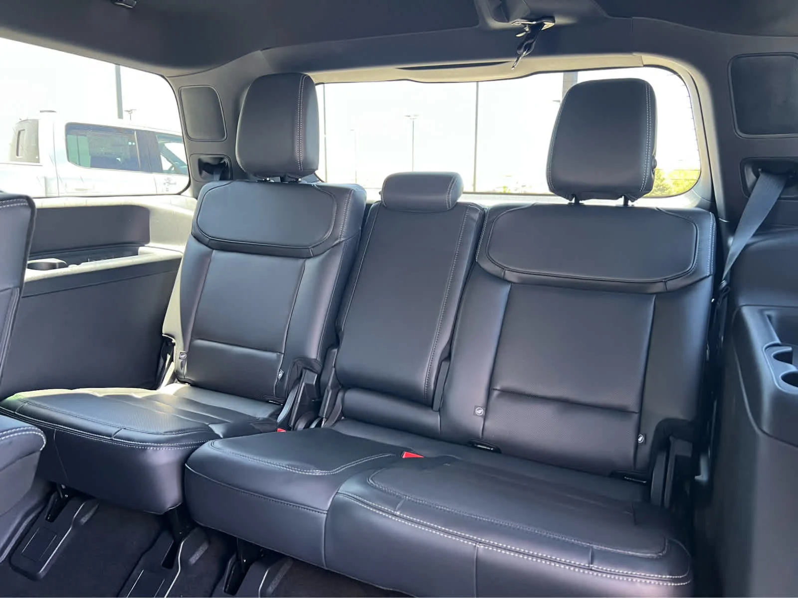 New 2026 Star White Metallic Tri-Coat Ford Platinum® image 28