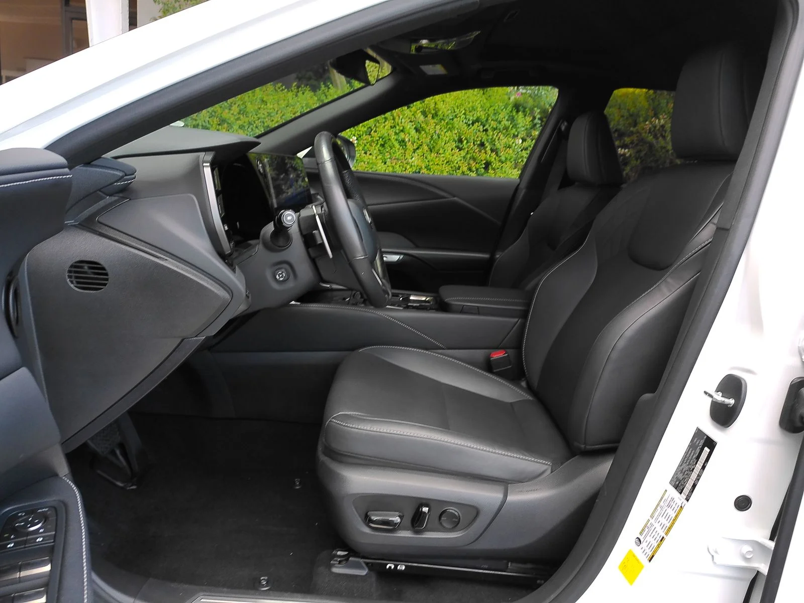 Used 2024 White Lexus 350h Premium image 9
