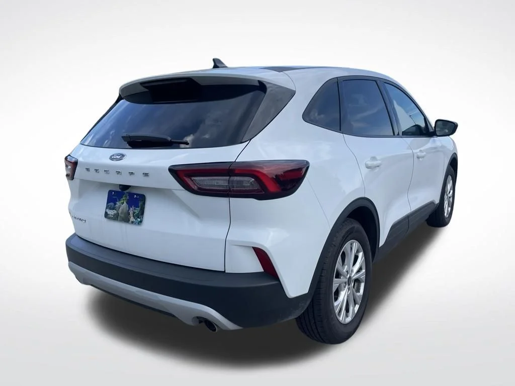 Certified Used 2025 Oxford White Ford Active image 6
