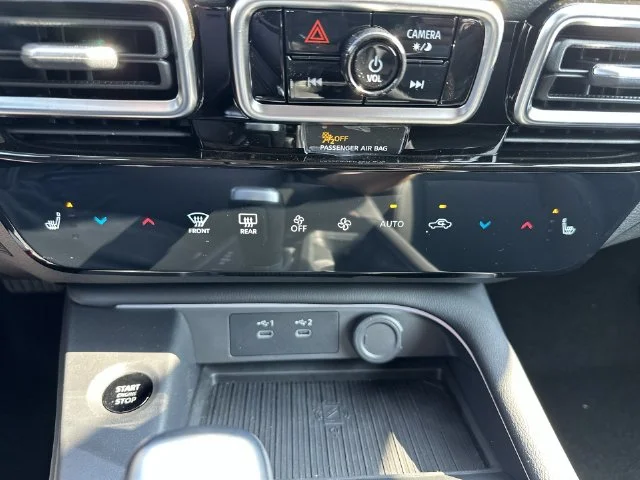 New 2026 Atlantic Gray Metallic / Super Black Two-tone Nissan SR image 26