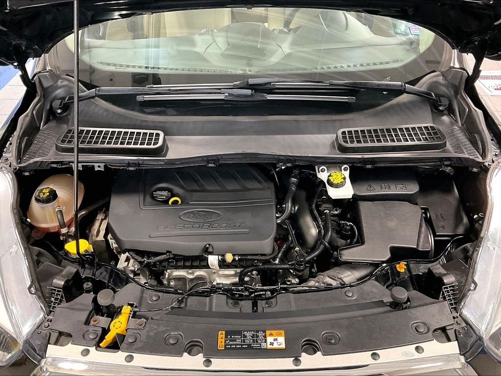 Used 2018 Black Ford SE image 31